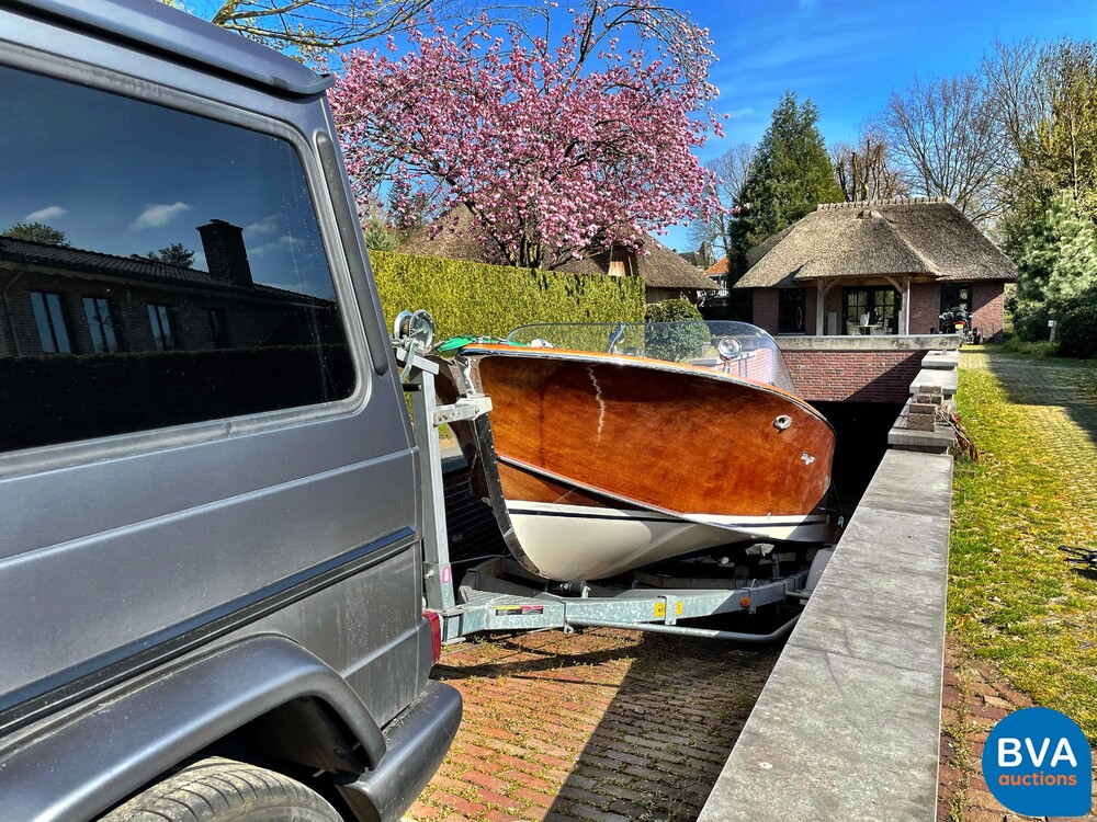 Pedrazzini Capri De Luxe V8 275hp Classic wooden Speedboat 1963 (RIVA, BOESCH).