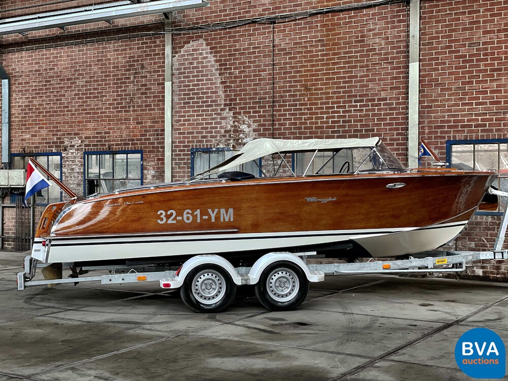 Pedrazzini Capri De Luxe V8 275hp Classic wooden Speedboat 1963 (RIVA, BOESCH).