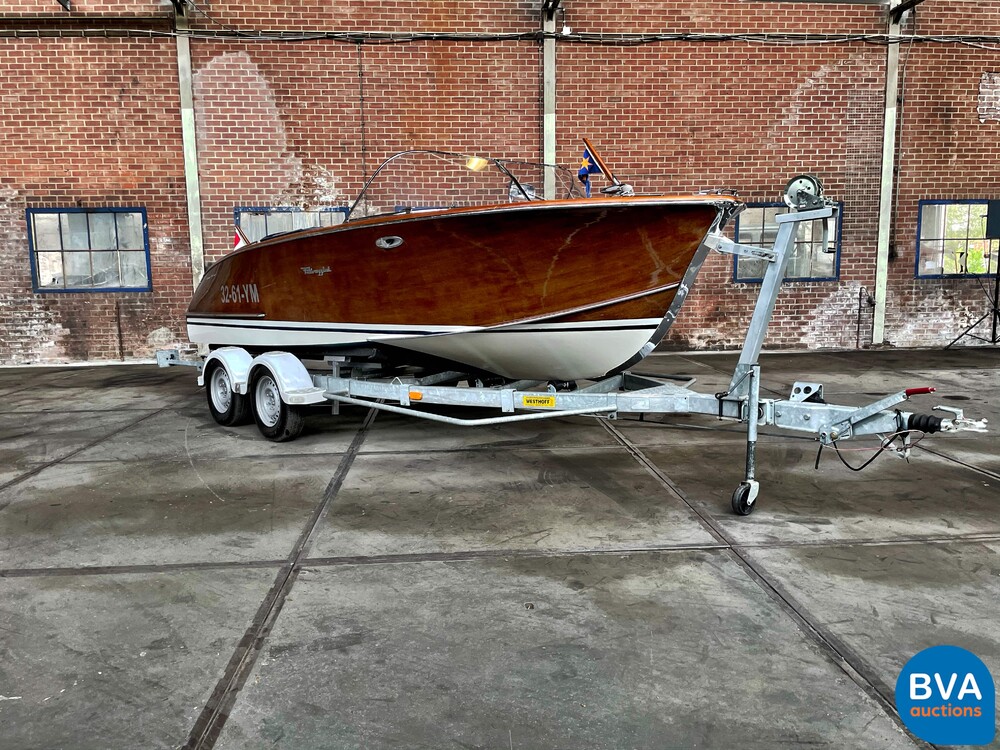 Pedrazzini Capri De Luxe V8 275hp Classic wooden Speedboat 1963 (RIVA, BOESCH).