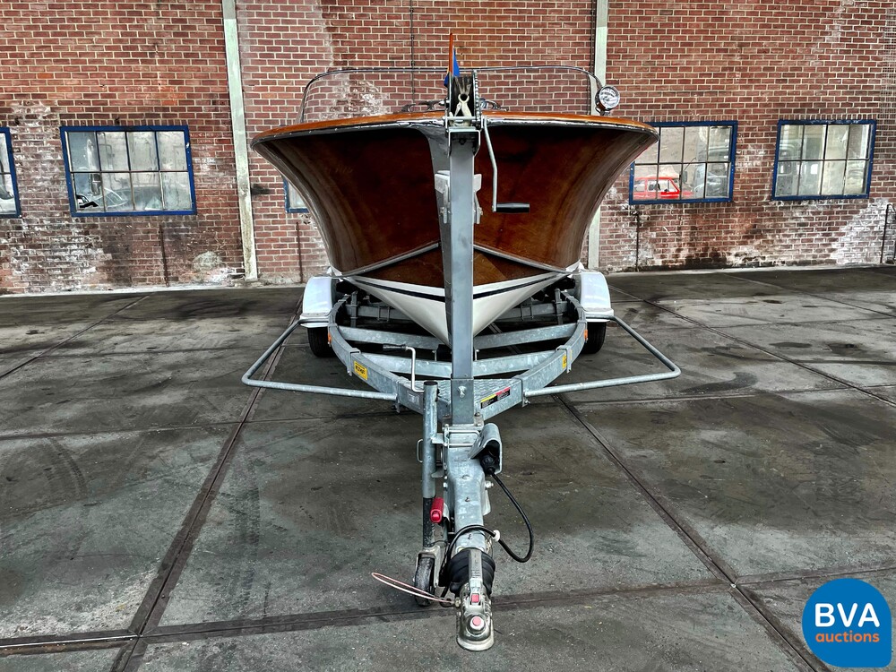 Pedrazzini Capri De Luxe V8 275hp Classic wooden Speedboat 1963 (RIVA, BOESCH).