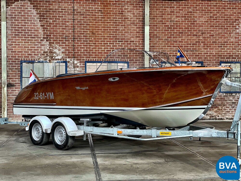 Pedrazzini Capri De Luxe V8 275hp Classic wooden Speedboat 1963 (RIVA, BOESCH).