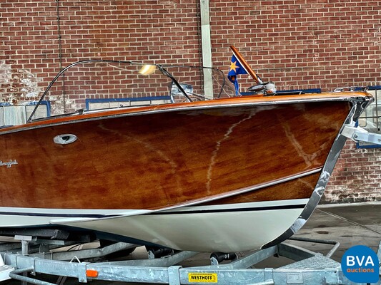 Pedrazzini Capri De Luxe V8 275hp Classic wooden Speedboat 1963 (RIVA, BOESCH).