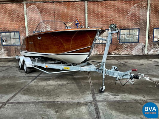 Pedrazzini Capri De Luxe V8 275hp Classic wooden Speedboat 1963 (RIVA, BOESCH).