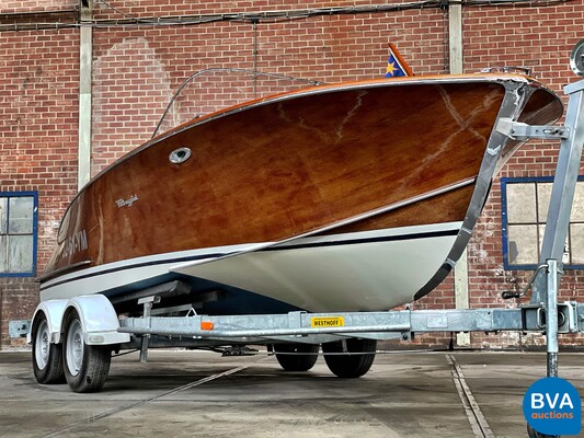 Pedrazzini Capri De Luxe V8 275hp Classic wooden Speedboat 1963 (RIVA, BOESCH).