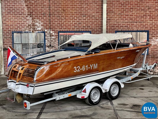 Pedrazzini Capri De Luxe V8 275hp Classic wooden Speedboat 1963 (RIVA, BOESCH).