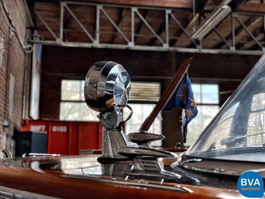 Pedrazzini Capri De Luxe V8 275hp Classic wooden Speedboat 1963 (RIVA, BOESCH).