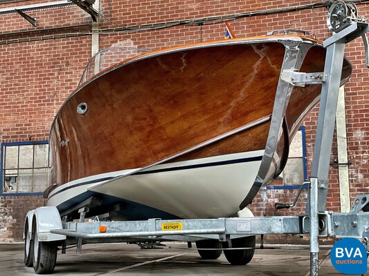 Pedrazzini Capri De Luxe V8 275 PS Klassisches hölzernes Schnellboot 1963 (RIVA, BOESCH).