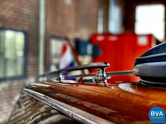 Pedrazzini Capri De Luxe V8 275hp Classic wooden Speedboat 1963 (RIVA, BOESCH).