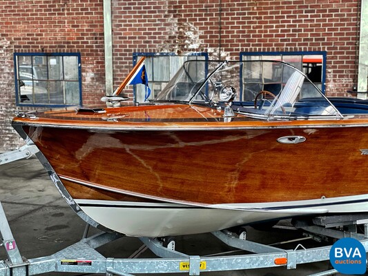 Pedrazzini Capri De Luxe V8 275 PS Klassisches hölzernes Schnellboot 1963 (RIVA, BOESCH).