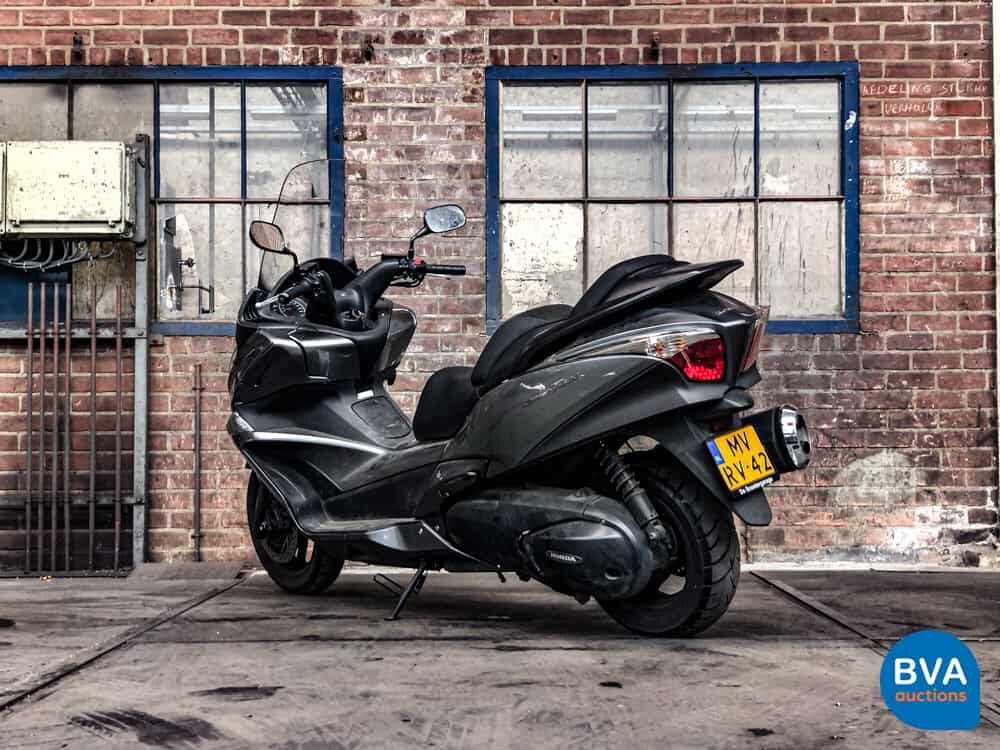 Honda Scooter SW-T400 ABS -Original NL- Motor scooter, MV-RV-42.