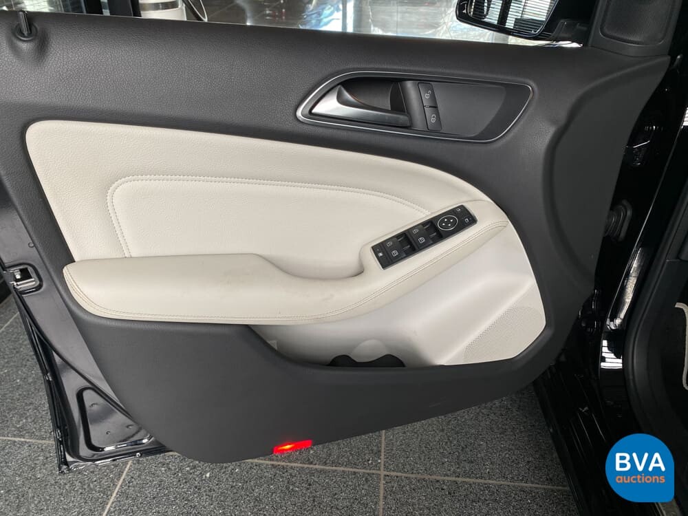 Mercedes-Benz B180 Sports Tourer 122hp 2013.