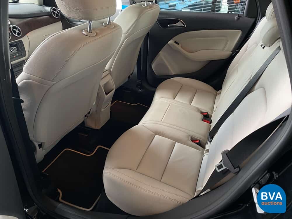 Mercedes-Benz B180 Sports Tourer 122hp 2013.