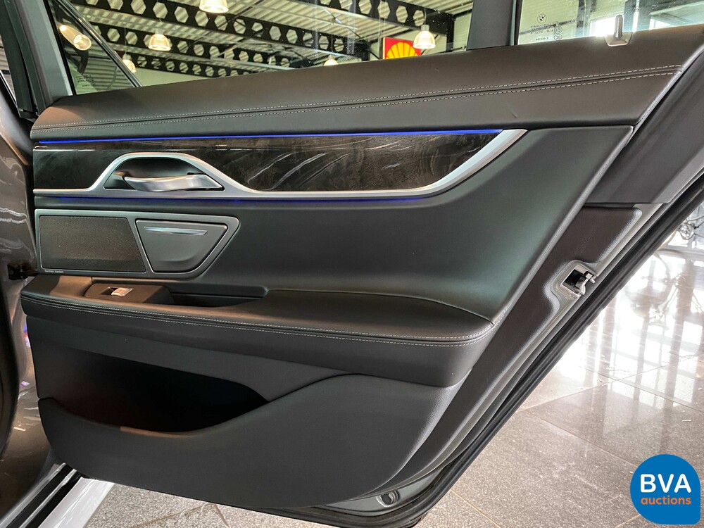 BMW 730d 7-series M-Sport 265hp 2016 High-Executive Shadow-Line, KT-731-L.