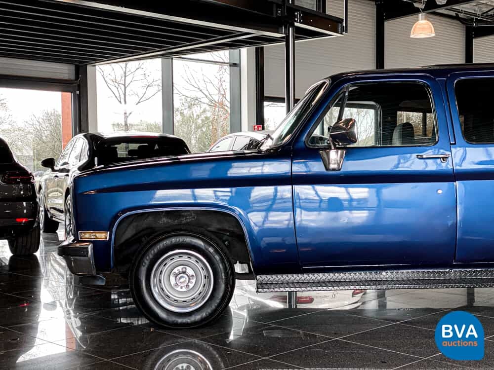 G.M.C. Sierra Suburban 1985.