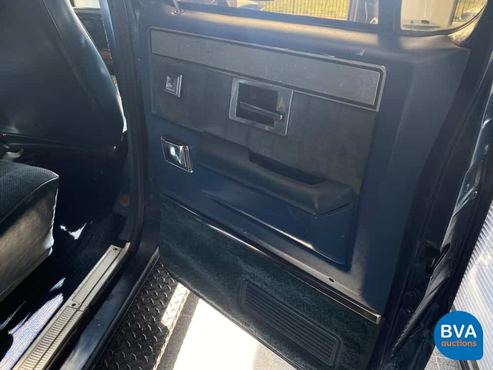 G.M.C. Sierra Suburban 1985.