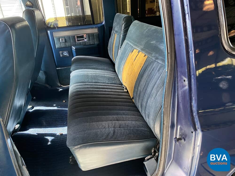 G.M.C. Sierra Suburban 1985.