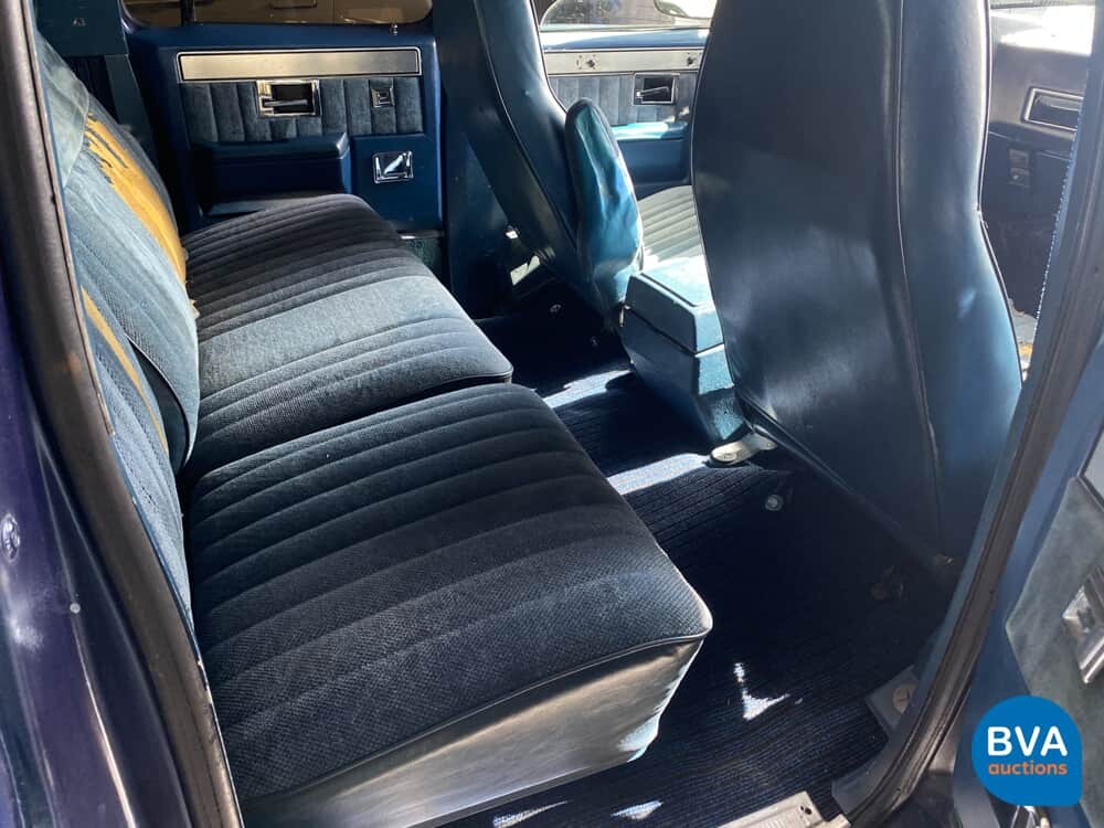 G.M.C. Sierra Suburban 1985.