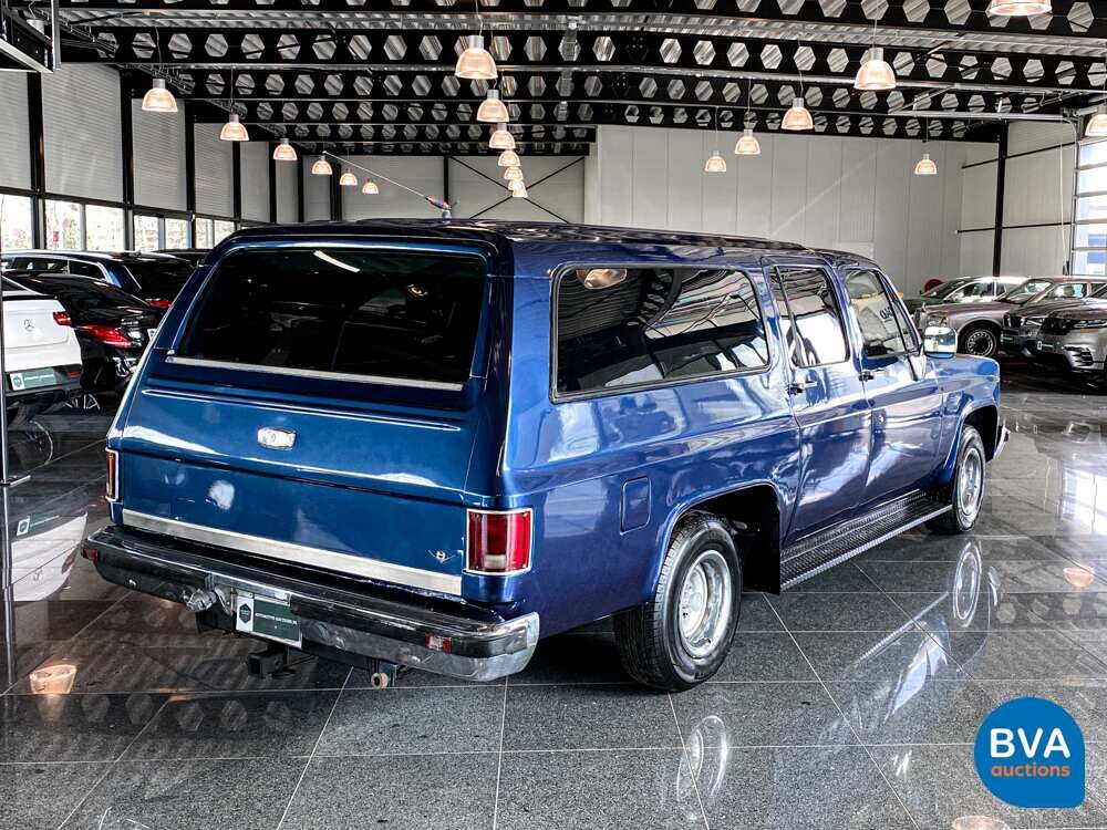 G.M.C. Sierra Suburban 1985.