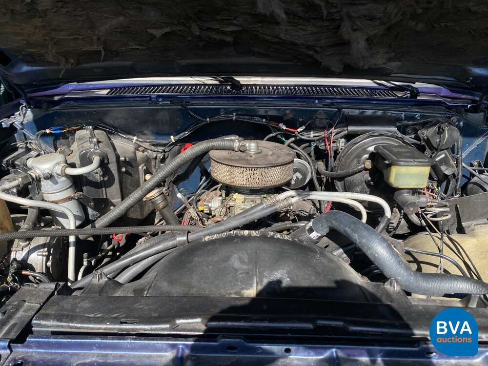 G.M.C. Sierra Suburban 1985.