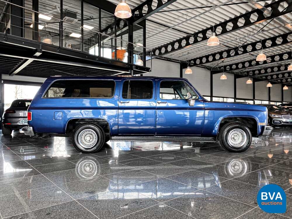 G.M.C. Sierra Suburban 1985.