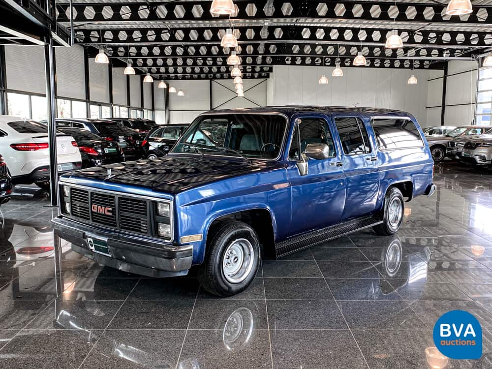 G.M.C. Sierra Suburban 1985.