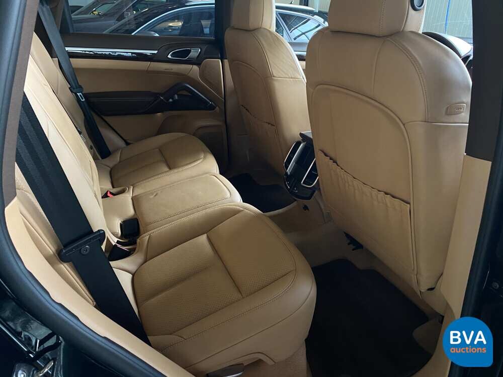 Porsche Cayenne S 3.0 D 261HP MY 2016 FACELIFT -Original NL, GG-730-B.