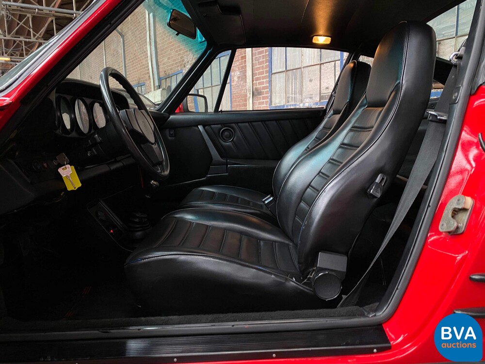 Porsche 911 3.3 Turbo Coupé 930 301HP, G-065-BZ.