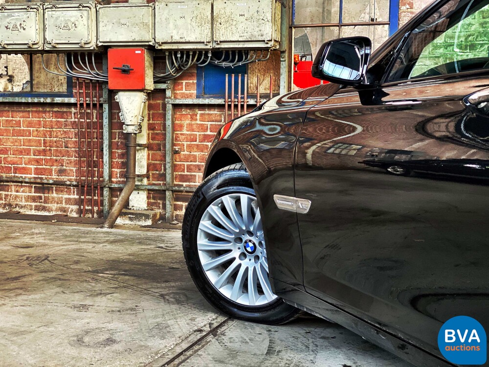 BMW 760Li High Security VR7 V12 F03 2011.