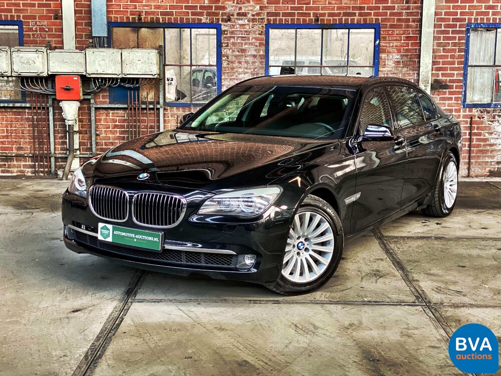 BMW 760Li High Security VR7 V12 F03 2011.
