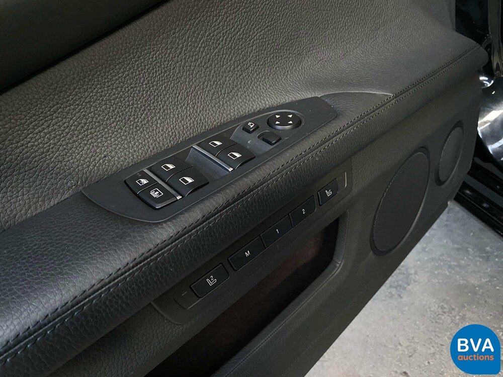 BMW 760Li High Security VR7 V12 F03 2011.