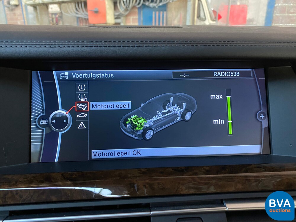 BMW 760Li High Security VR7 V12 F03 2011.