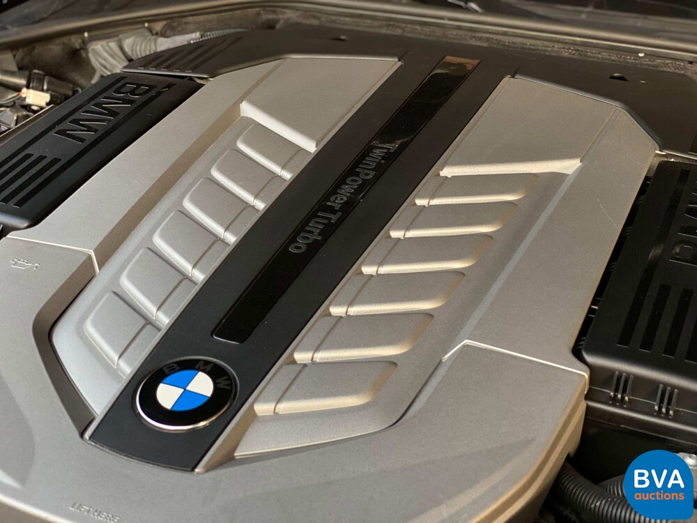 BMW 760Li High Security VR7 V12 F03 2011.