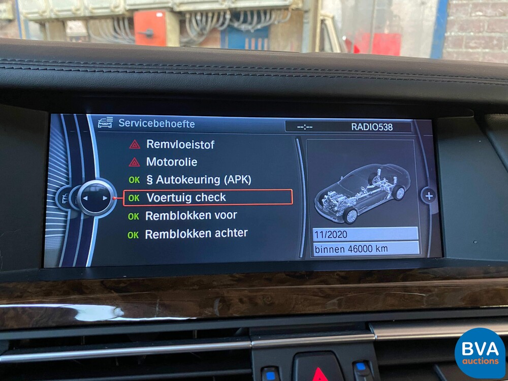 BMW 760Li High Security VR7 V12 F03 2011.