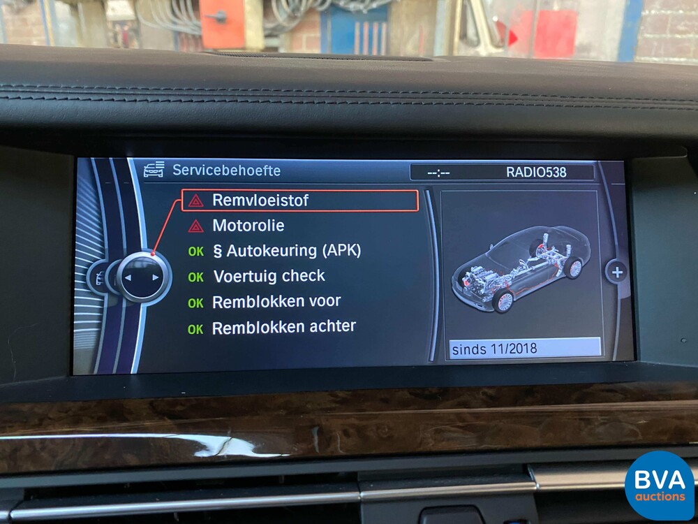 BMW 760Li High Security VR7 V12 F03 2011.