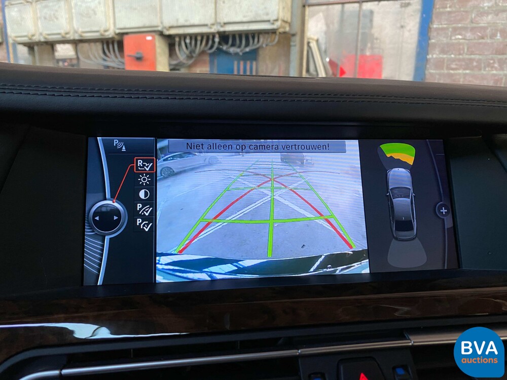 BMW 760Li High Security VR7 V12 F03 2011.