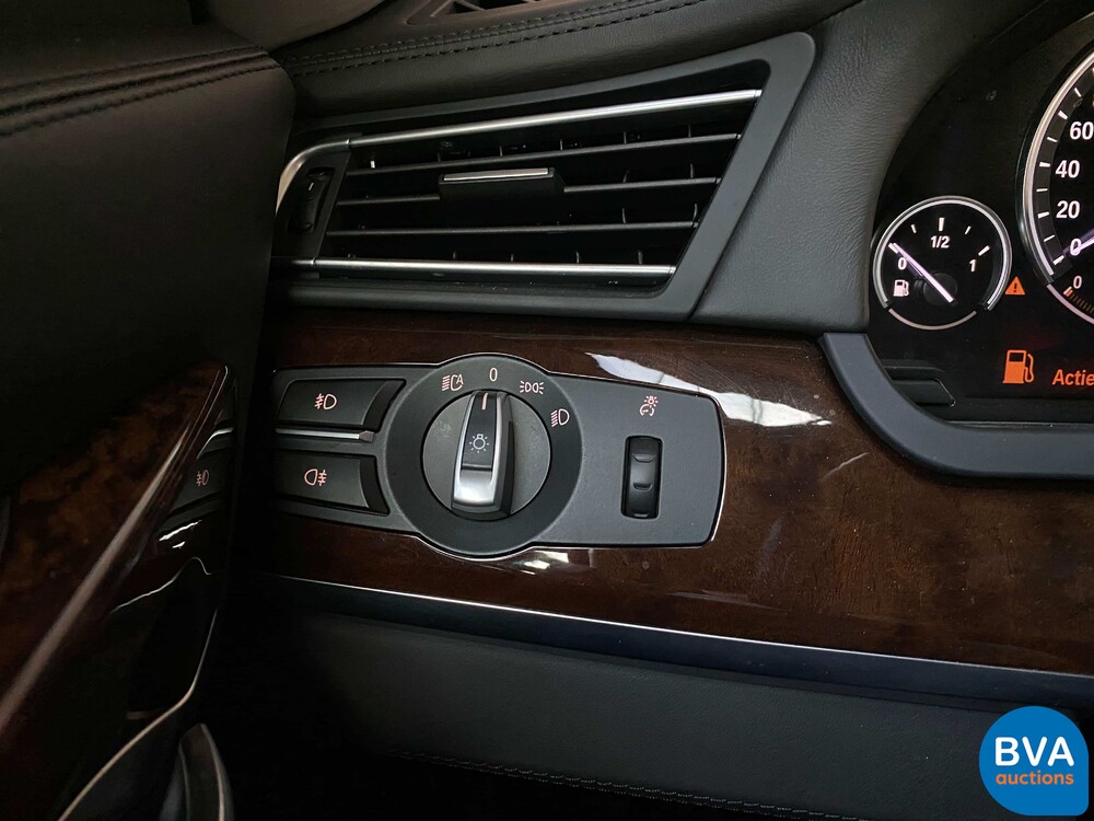 BMW 760Li High Security VR7 V12 F03 2011.