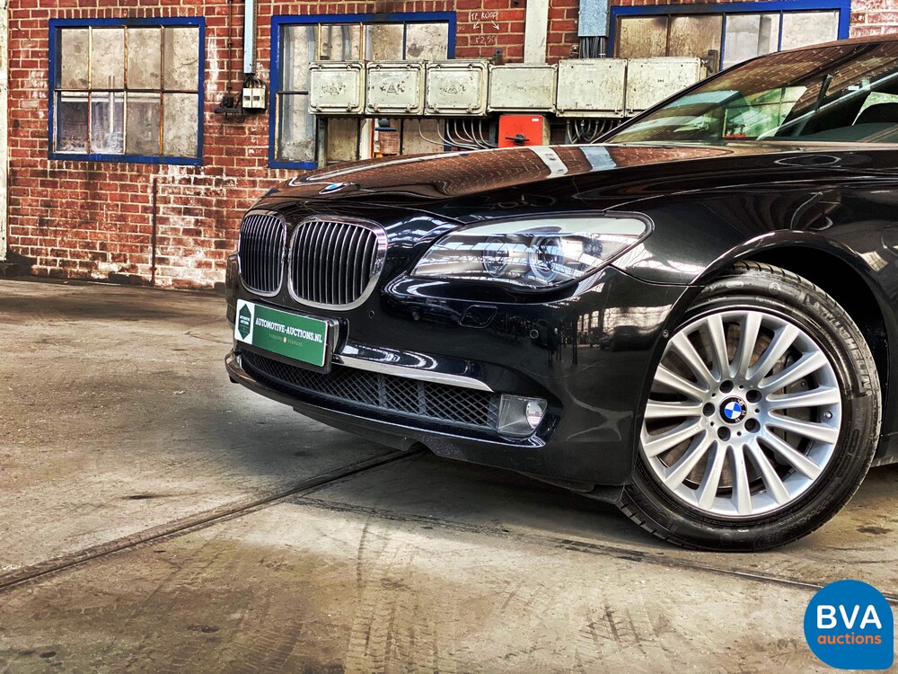 BMW 760Li High Security VR7 V12 F03 2011.