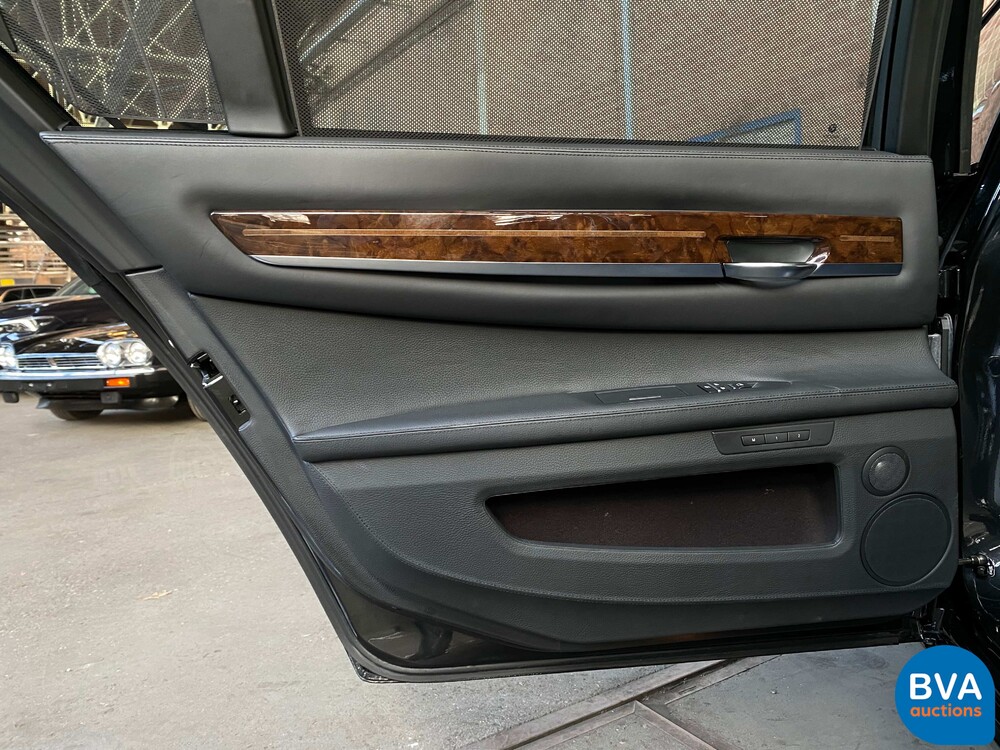 BMW 760Li High Security VR7 V12 F03 2011.