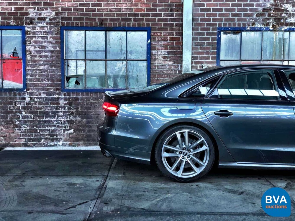 Audi S8 PLUS 4.0 TFSI plus Quattro 605hp 2016 Ceramic Facelift.