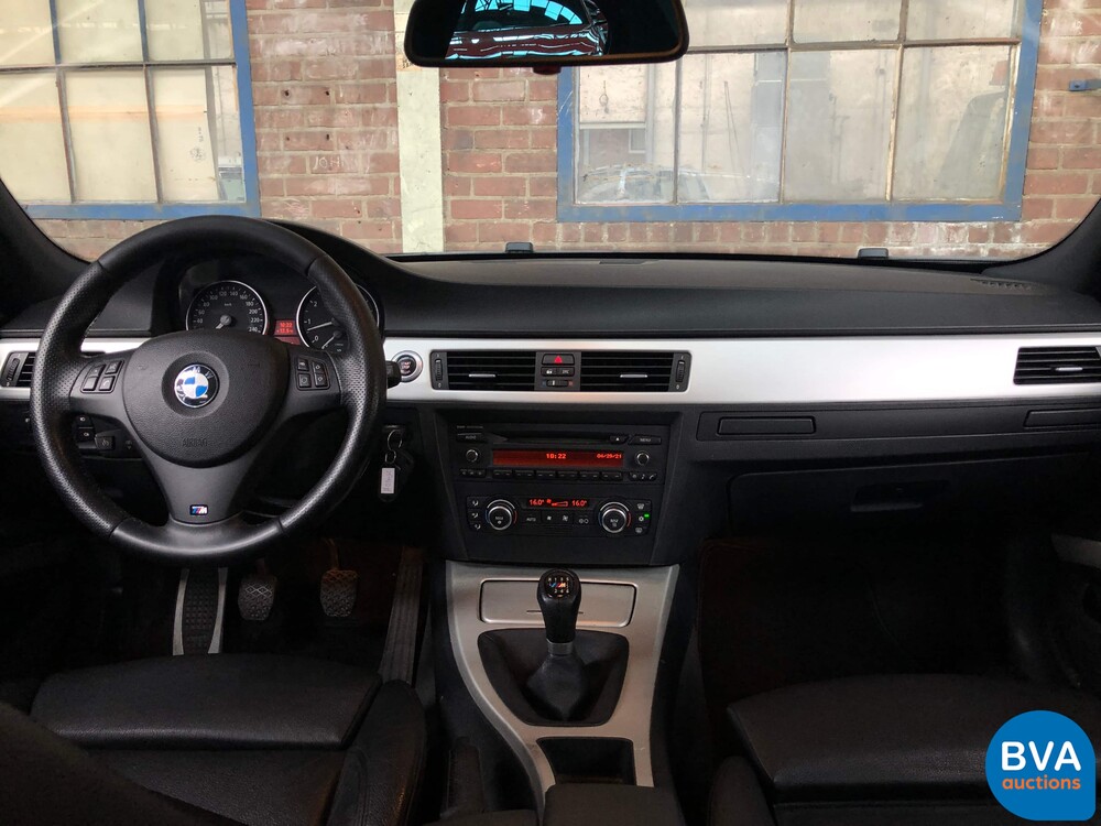 BMW 330i M-Sport Sedan Manual transmission! 272hp 3-Series 2007, H-034-JZ.