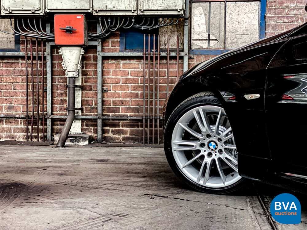 BMW 330i M-Sport Sedan Manual transmission! 272hp 3-Series 2007, H-034-JZ.