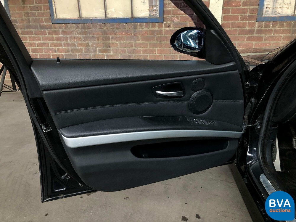 BMW 330i M-Sport Sedan Manual transmission! 272hp 3-Series 2007, H-034-JZ.