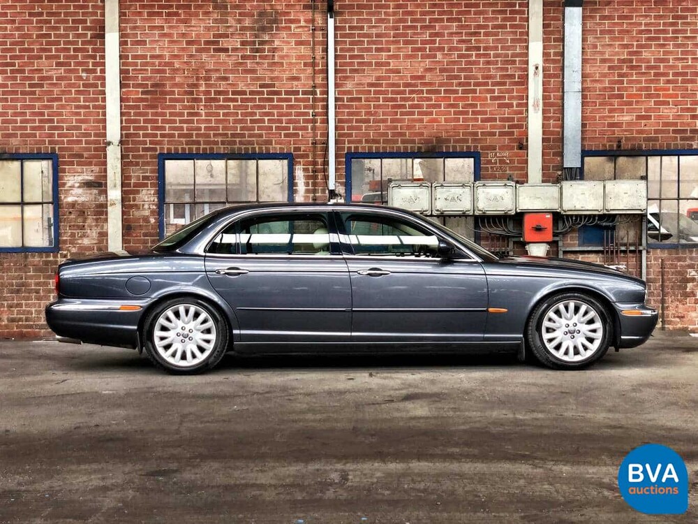 Jaguar XJ6 L 3.0 V6 Executive LWB 238hp 2005, H-738-NT.