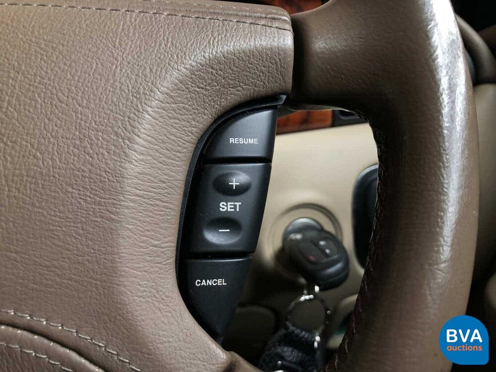 Jaguar XJ6 L 3.0 V6 Executive LWB 238hp 2005, H-738-NT.