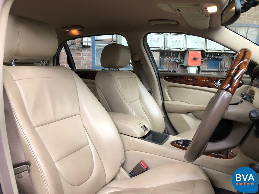 Jaguar XJ6 L 3.0 V6 Executive LWB 238hp 2005, H-738-NT.