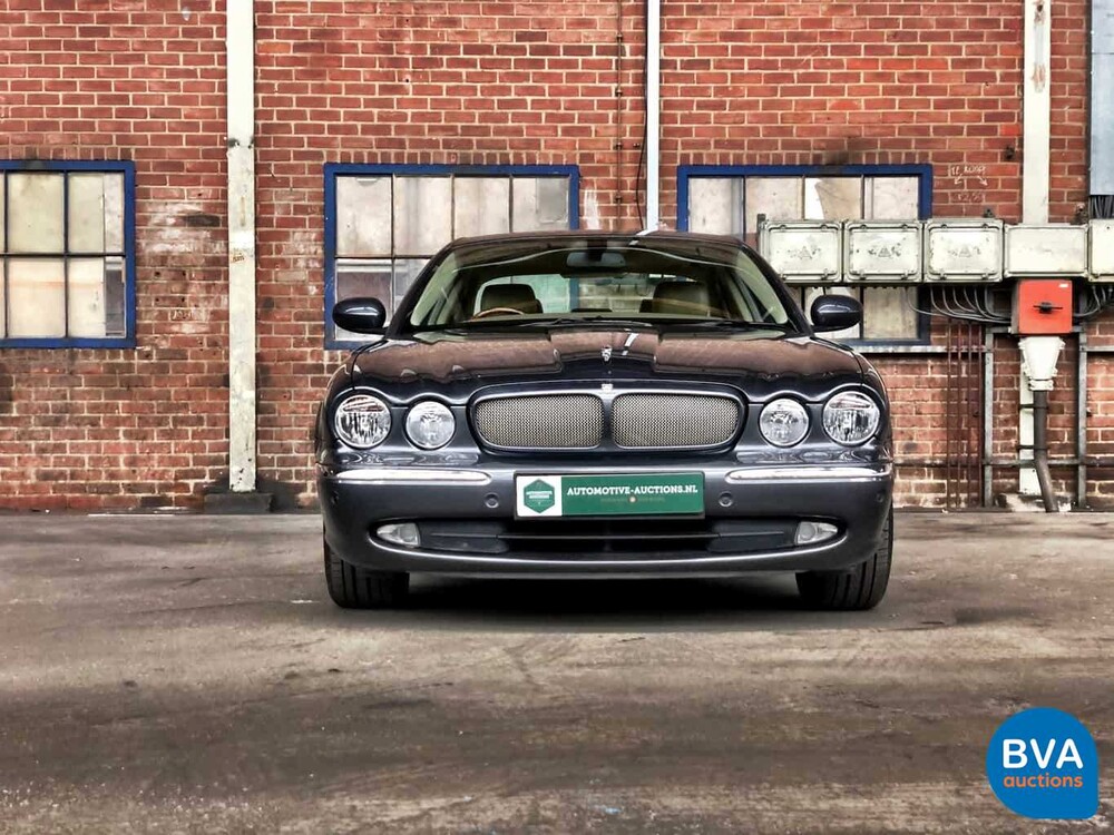 Jaguar XJ6 L 3.0 V6 Executive LWB 238hp 2005, H-738-NT.
