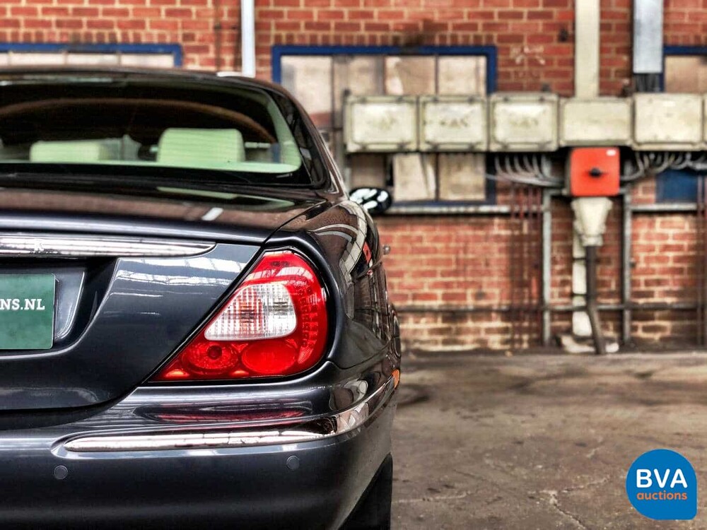 Jaguar XJ6 L 3.0 V6 Executive LWB 238hp 2005, H-738-NT.