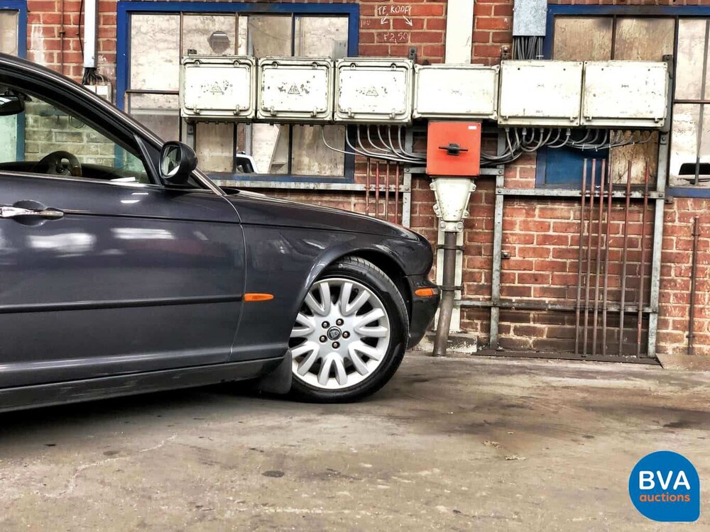 Jaguar XJ6 L 3.0 V6 Executive LWB 238hp 2005, H-738-NT.