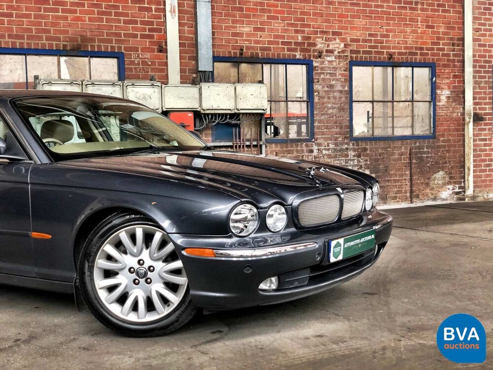 Jaguar XJ6 L 3.0 V6 Executive LWB 238hp 2005, H-738-NT.