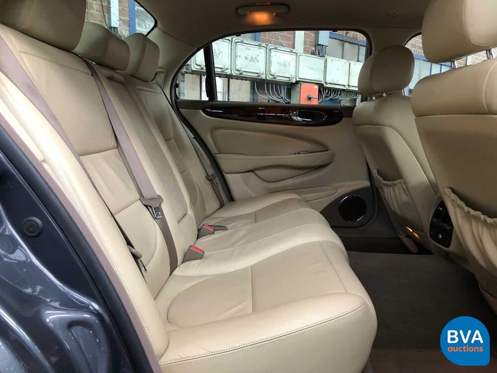 Jaguar XJ6 L 3.0 V6 Executive LWB 238hp 2005, H-738-NT.